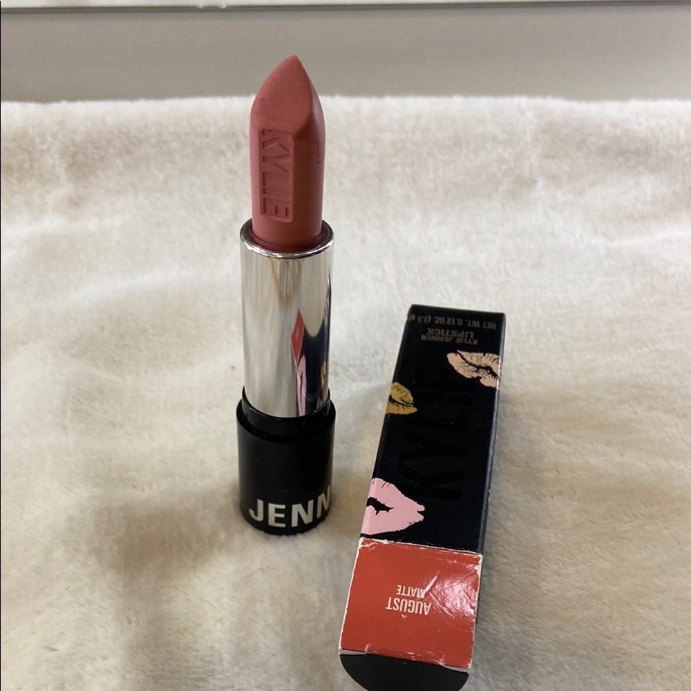 Kylie Cosmetics Matte Lipstick - August Matte